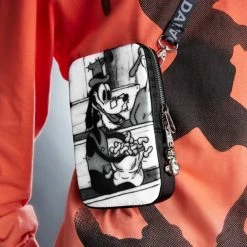 Disney Goofy Crossbody Bag – 90th Anniversary -BOYS Sales unnamed file 124